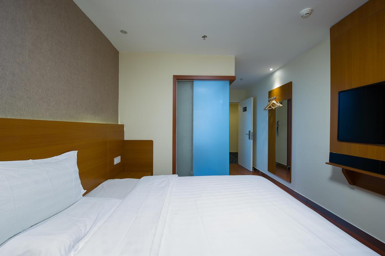 7Days Premium Chongqin Jiangbei International Airport Hub Station Hotell Chongqing Exteriör bild